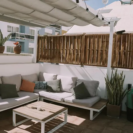 بيت ضيافة Kite & Surf Nomad House لاس بالماس دي غران كاناريا