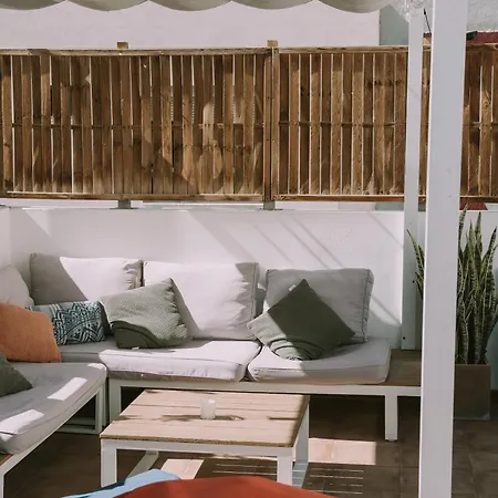 招待所 Kite & Surf Nomad House *