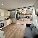 Hostel Kite & Surf Nomad House *