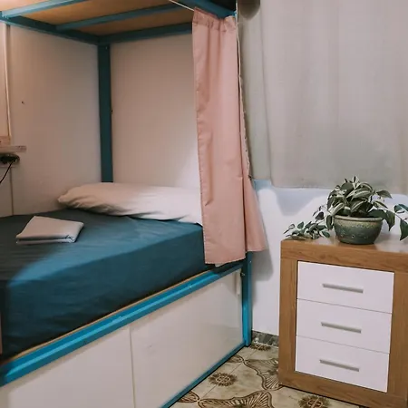 旅馆 Kite & Surf Nomad House