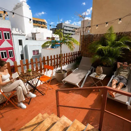Kite & Surf Nomad House Hostel *