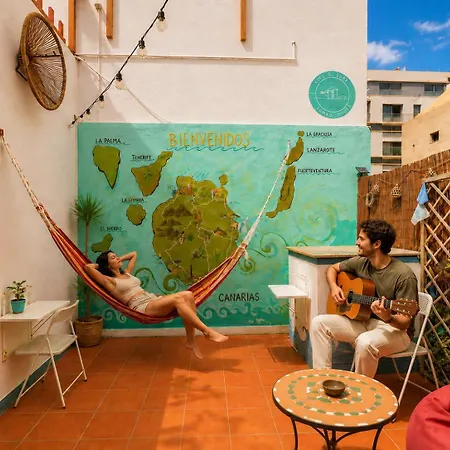 Kite & Surf Nomad House Hostel *