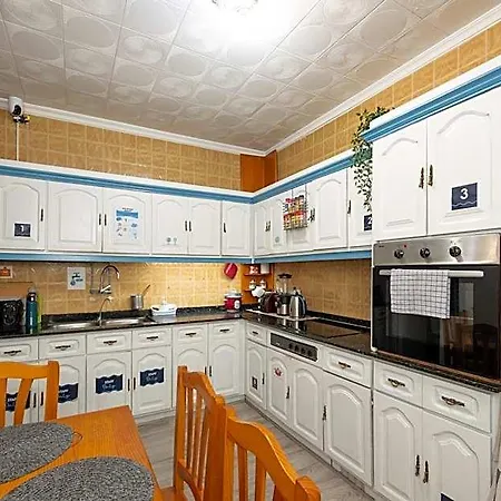 Kite & Surf Nomad House Хостел *