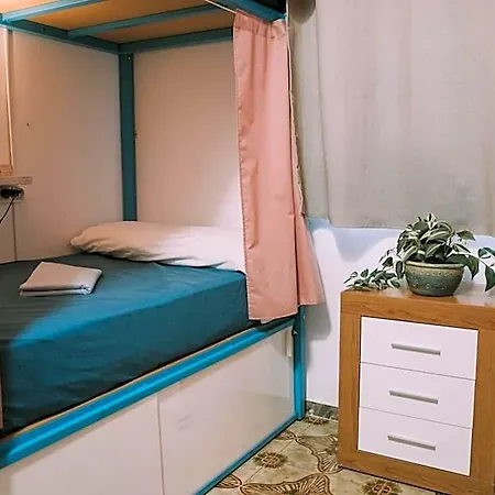 Kite & Surf Nomad House Лас-Пальмас-де-Гран-Канарія