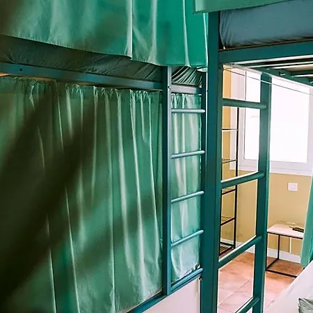 Kite & Surf Nomad House Лас-Пальмас-де-Гран-Канарія