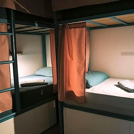 Kite & Surf Nomad House *