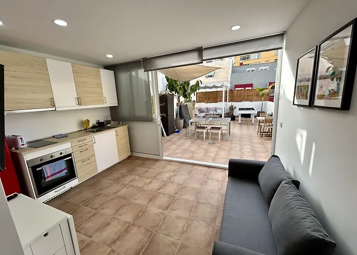 호스텔 Kite & Surf Nomad House *