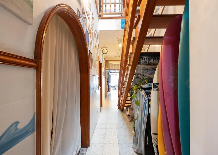 Kite & Surf Nomad House 호스텔 *