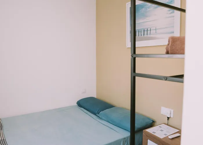 Kite & Surf Nomad House * 라스팔마스